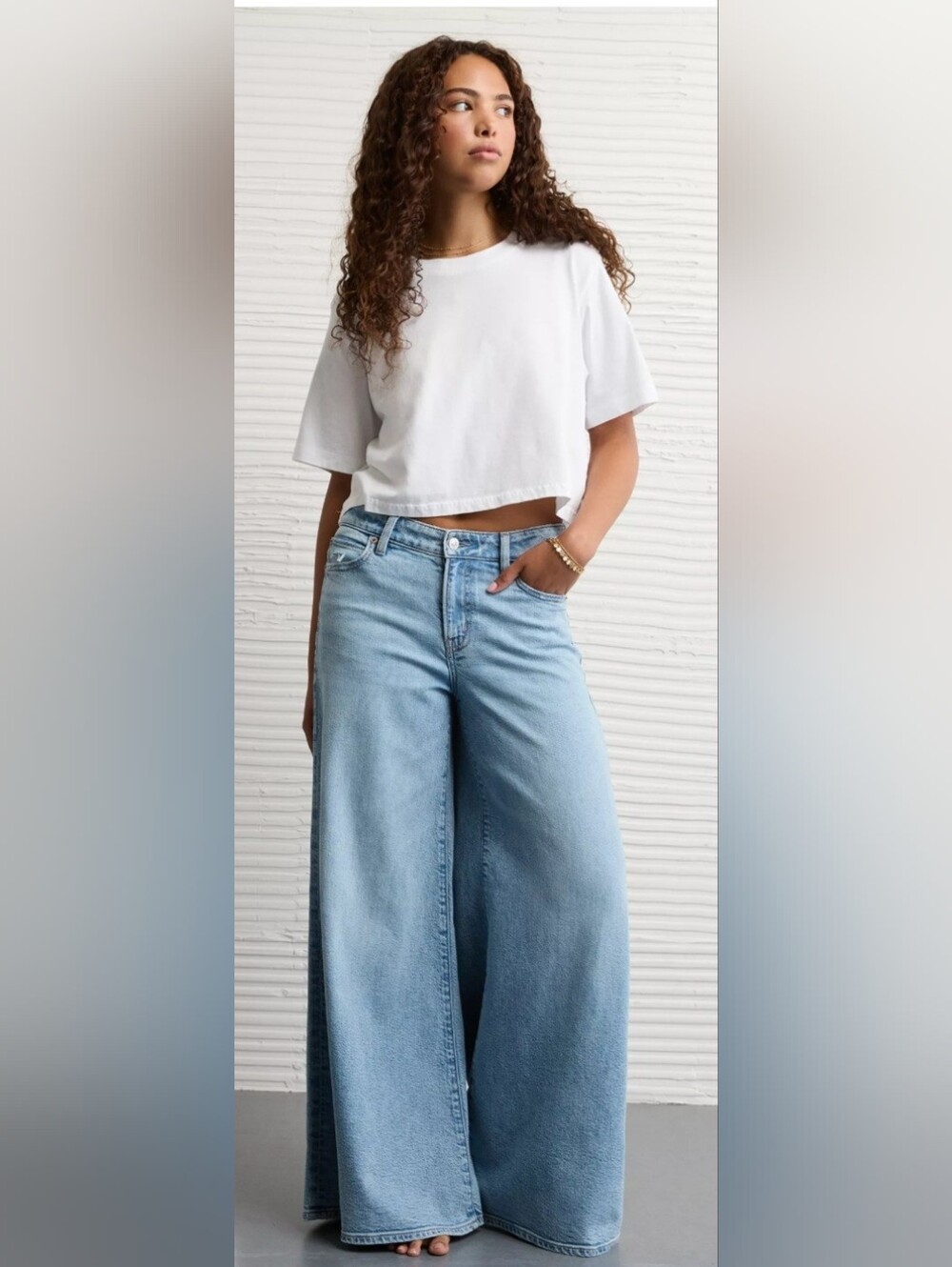 American Eagle Outfitters Light Blue Wide-Leg High-Rise Jeans